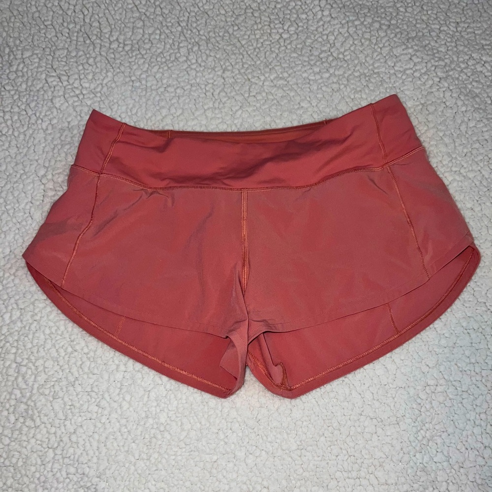 🍑Lululemon shorts 2.5in🍑